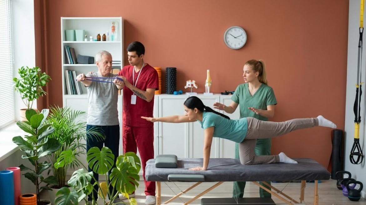 Home Physiotherapy vs Clinic Physiotherapy: Finding the Best Choice